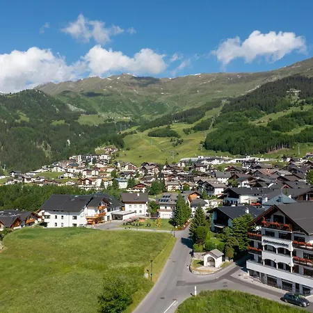 Aparthotel Alpinsonnenresidenz Fiss