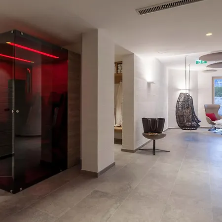 Alpinsonnenresidenz Aparthotel Fiss